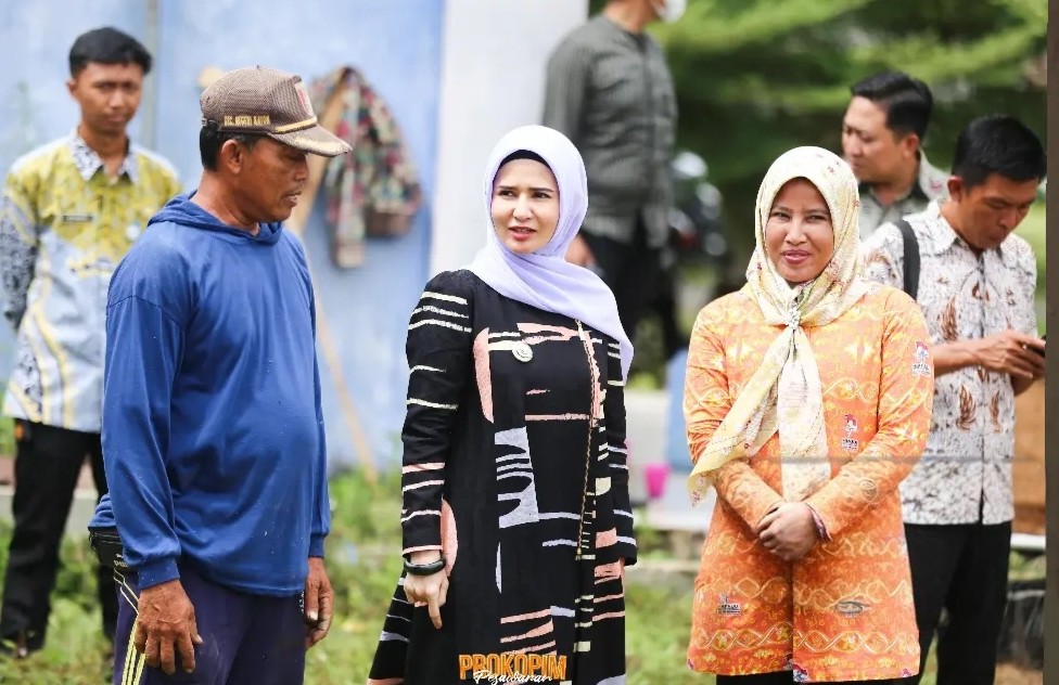 Bupati Pesawaran Tinjau Kerusakan Pasar Trikora Dan Pastikan Perbaikan Dilakukan Segera IMG_20251206_103517.jpg